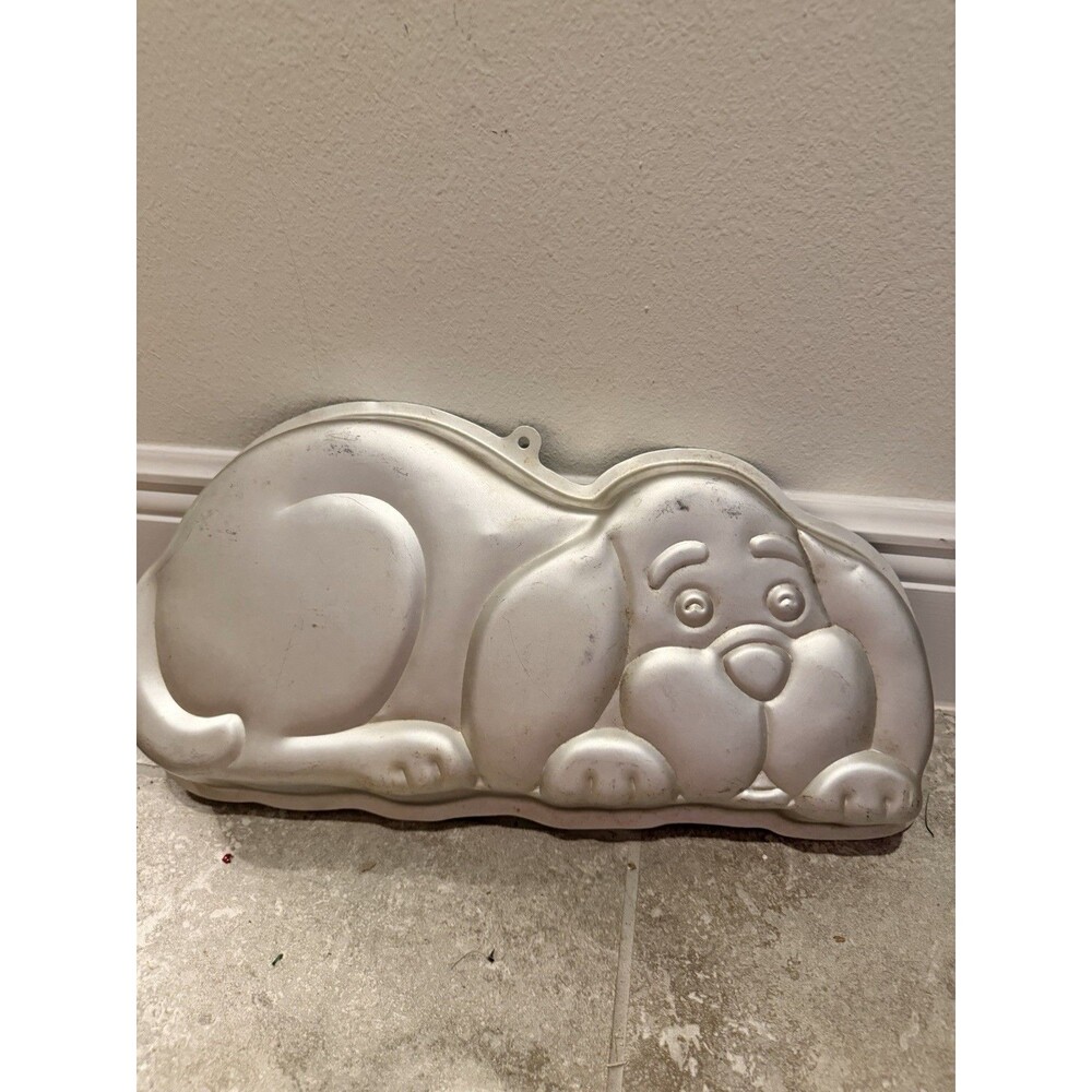 Wilton 2105-2430 Aluminum Dog Cake Pan Vintage Original Animals Theme